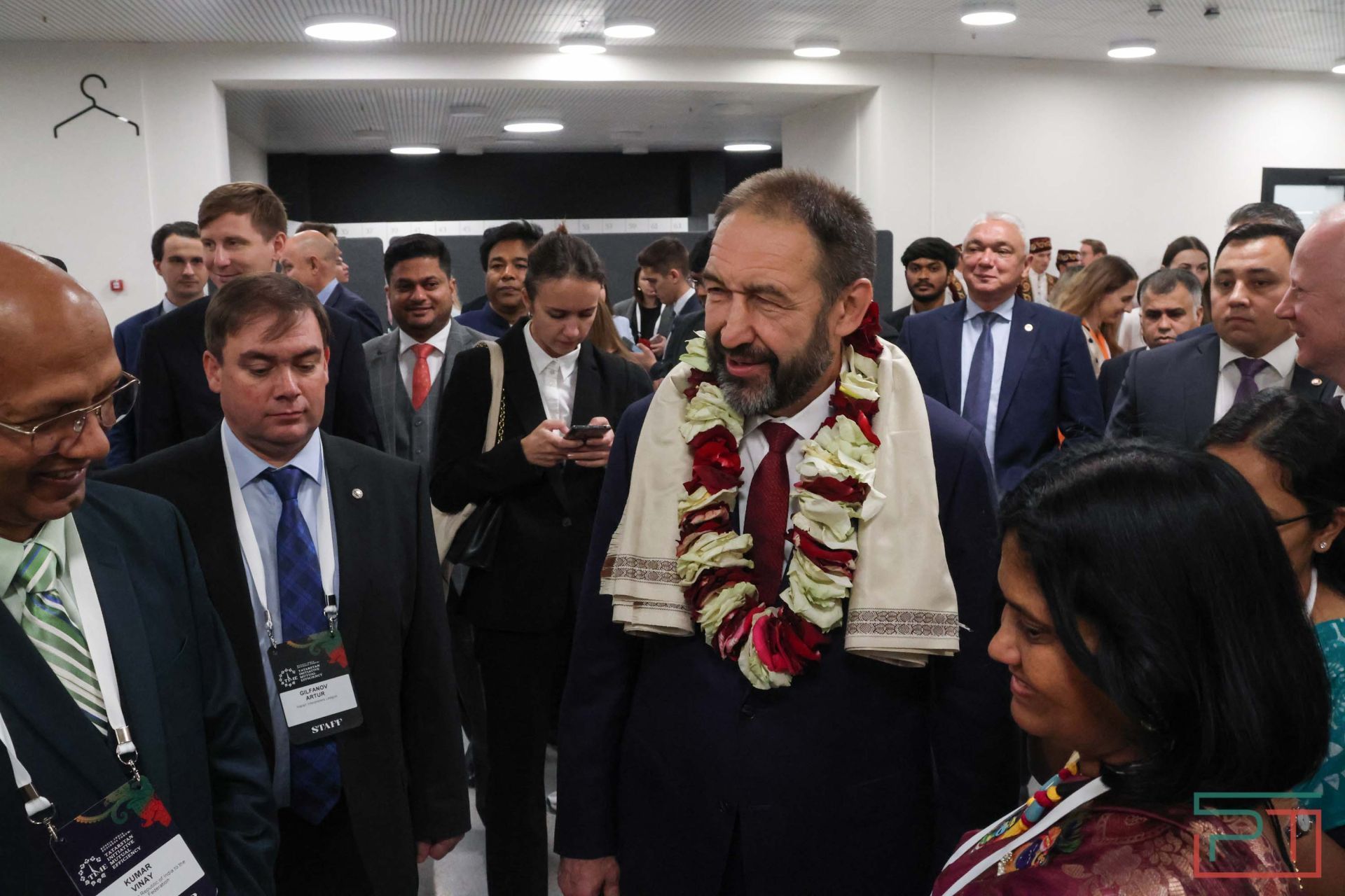 Песошин осмотрел выставку форума TIME в Казани