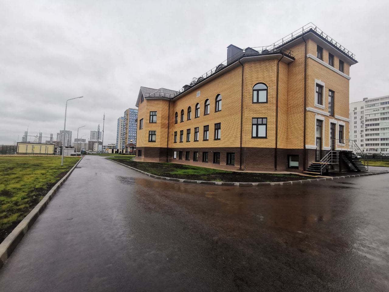 В Челнах построена православная гимназия на территории храма