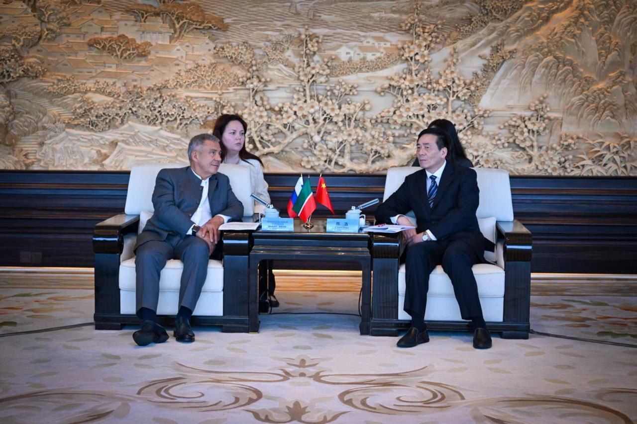 Рустам Минниханов и секретарь комитета компартии Китая Хучжоу Чэнь Хао провели встречу