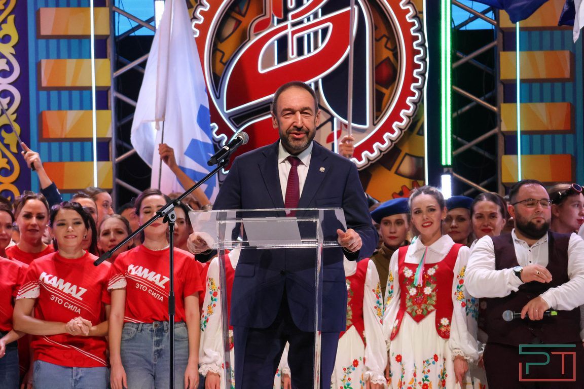 Днем куют и пашут, вечером поют и пляшут: в Казани наградили победителей фестиваля «Безнен заман»