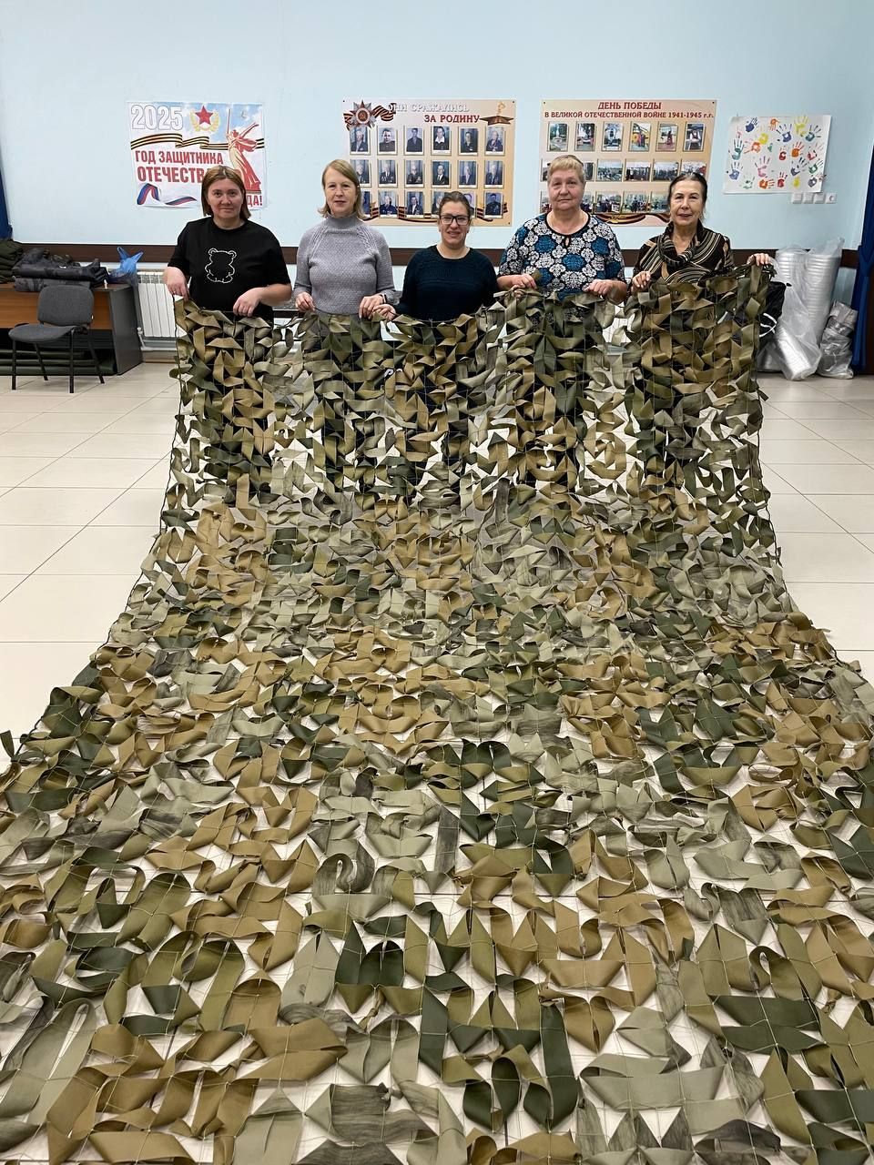 Активисты одного из сел Лаишевского района сшили 155 масксетей и 15-плащ-палаток для бойцов СВО