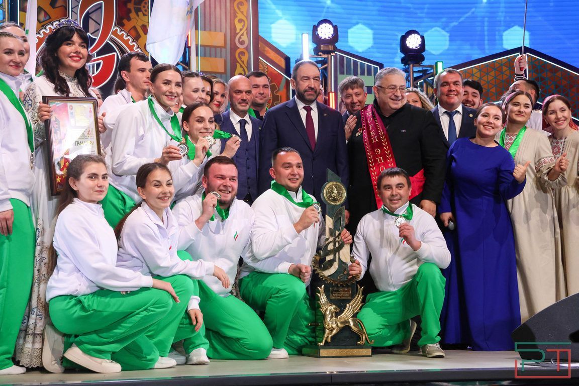 Днем куют и пашут, вечером поют и пляшут: в Казани наградили победителей фестиваля «Безнен заман»