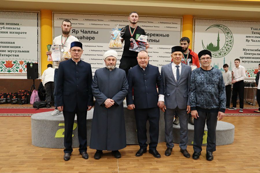 Житель Нижнекамска завоевал путевку в хадж на турнире по корэш и армрестлингу