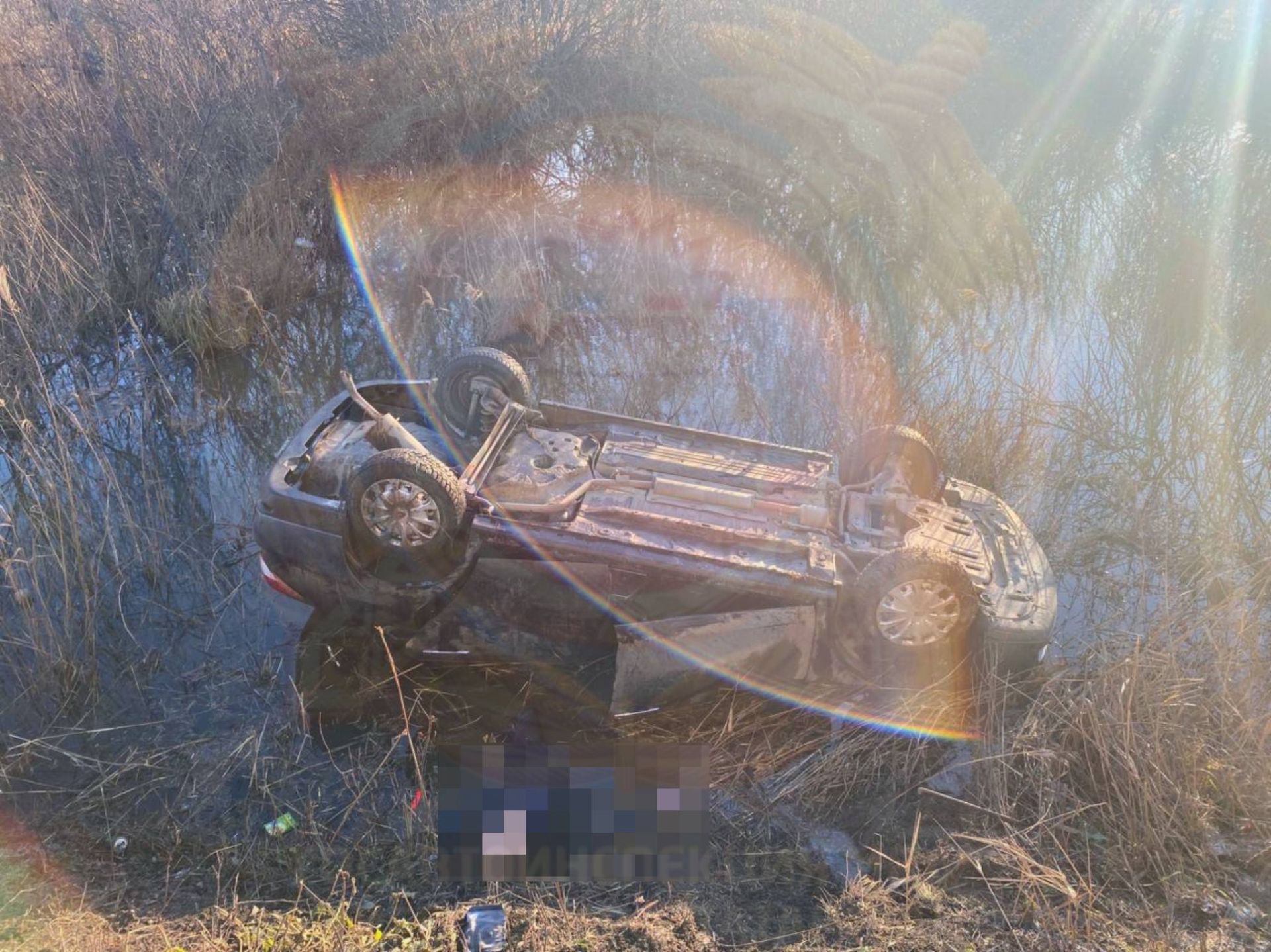 68-летний водитель Nissan скончался после опрокидывания машины в кювет в Татарстане