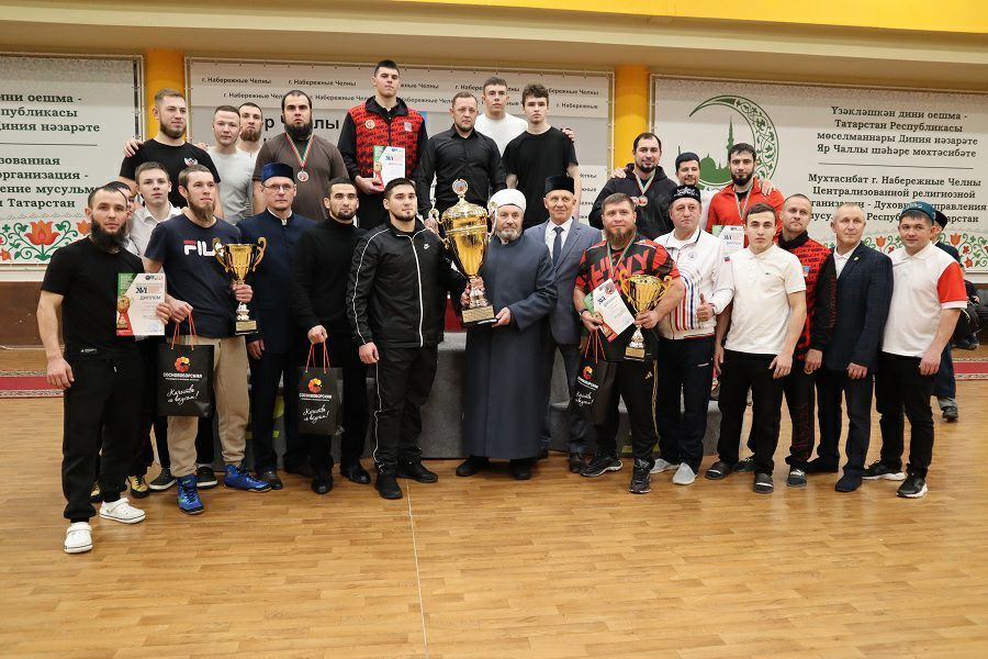 Житель Нижнекамска завоевал путевку в хадж на турнире по корэш и армрестлингу