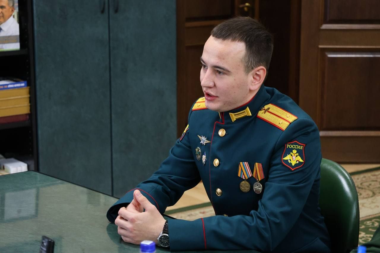 «Родной город преображается»: командир из зоны СВО встретился с главой Зеленодольского района