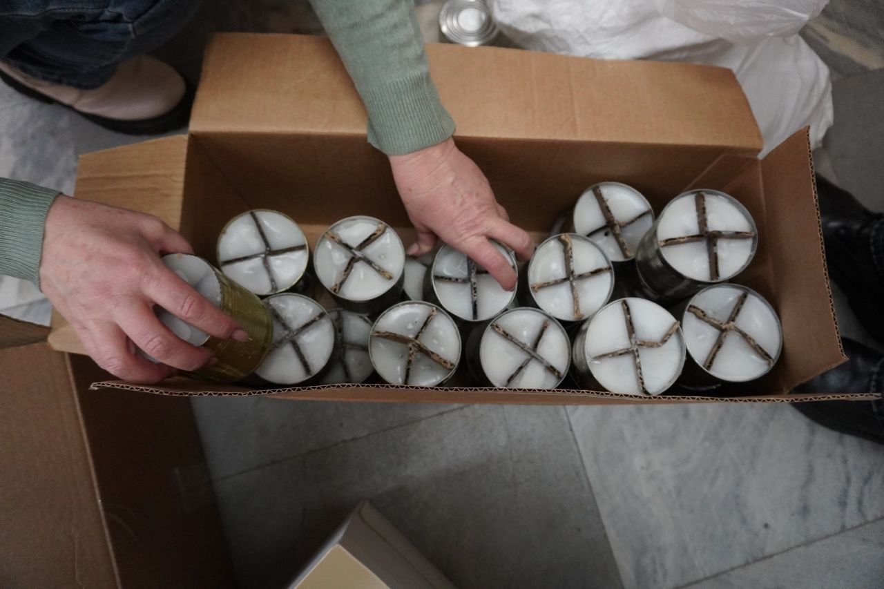 Сотрудники Челныводоканала передали бойцам СВО более 600 блиндажных свечей