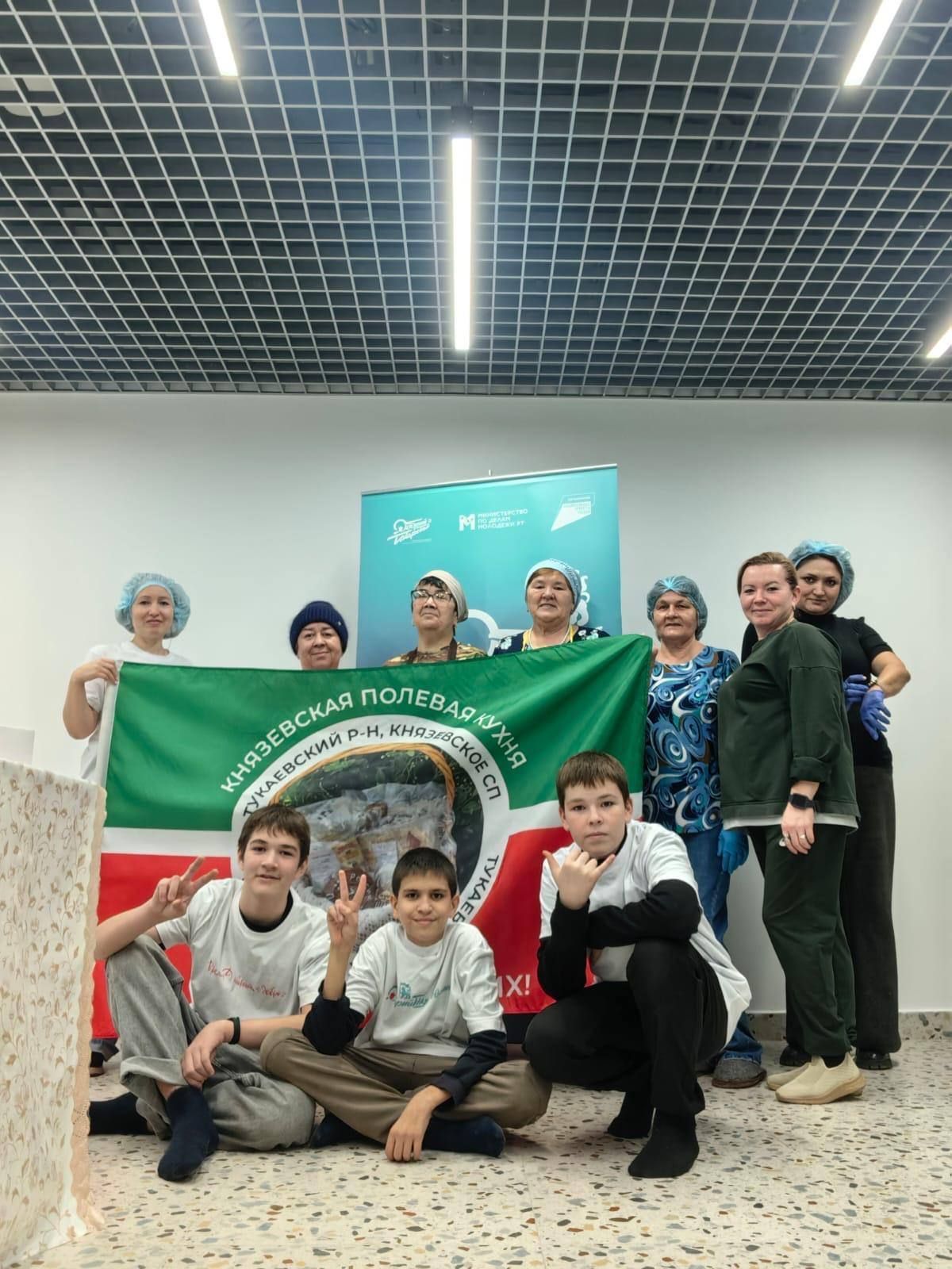 Активисты Тукаевского района собрали 637 сухпайков для бойцов СВО