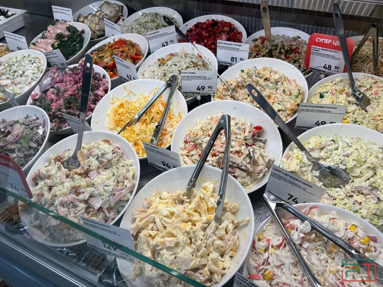 «У вас оливье кислит»: запретят ли магазинам в Татарстане крошить салаты и печь пирожки