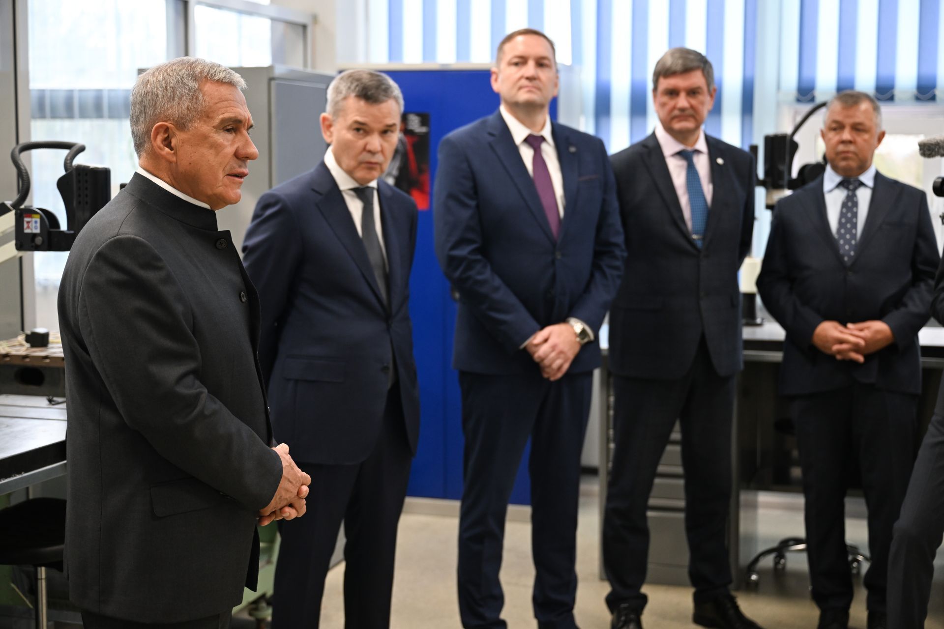 Минниханов встретился с работниками предприятий оптико-электронного кластера РТ