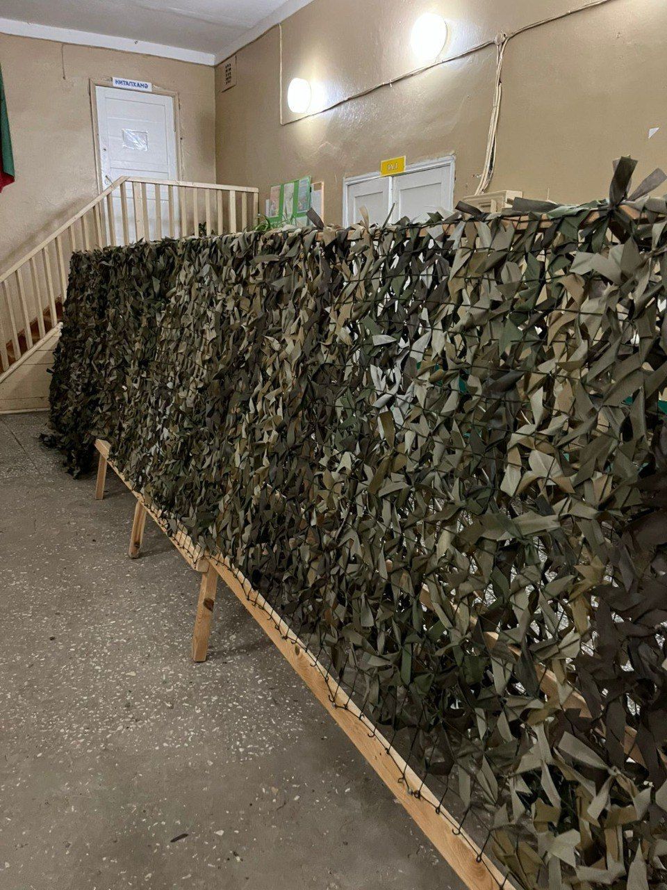 Жители Мамадышского района сплели масксети и сделали свечи для бойцов СВО