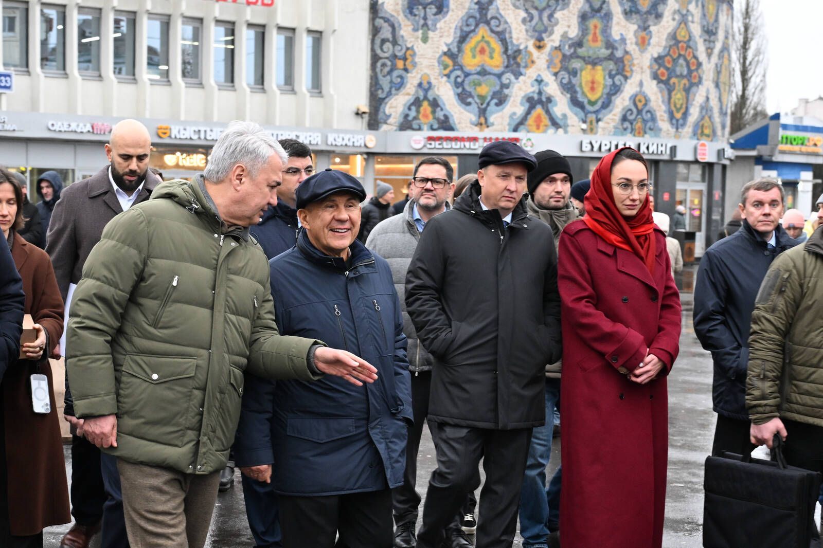 Минниханов посетил обновленный Московский рынок в Казани - видео