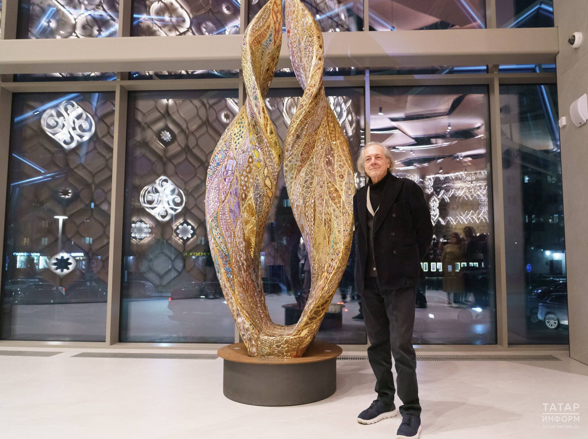 Марко и его птицы: в театре Камала поселился мифологический Самрух