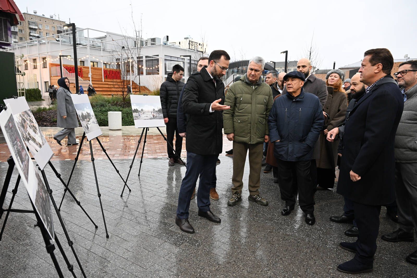 Минниханов посетил обновленный Московский рынок в Казани - видео