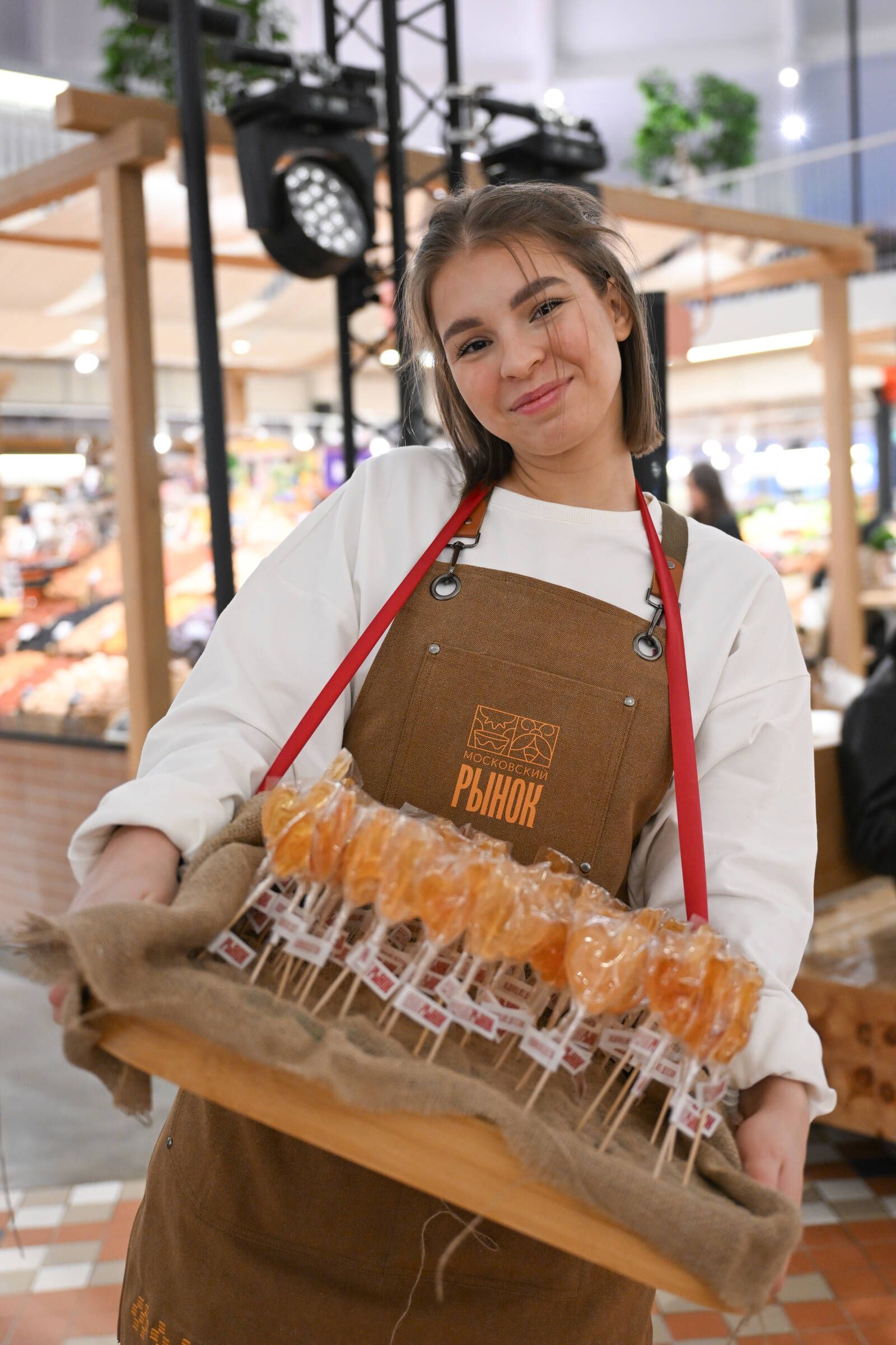 Минниханов посетил обновленный Московский рынок в Казани - видео