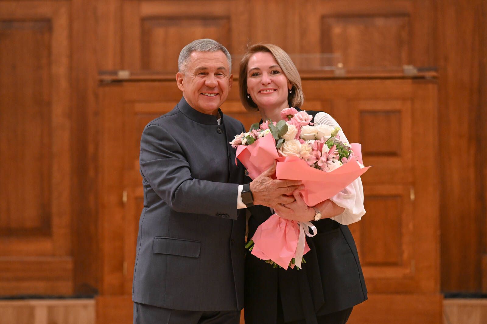 Минниханов вручил орден коллективу Казанской государственной консерватории