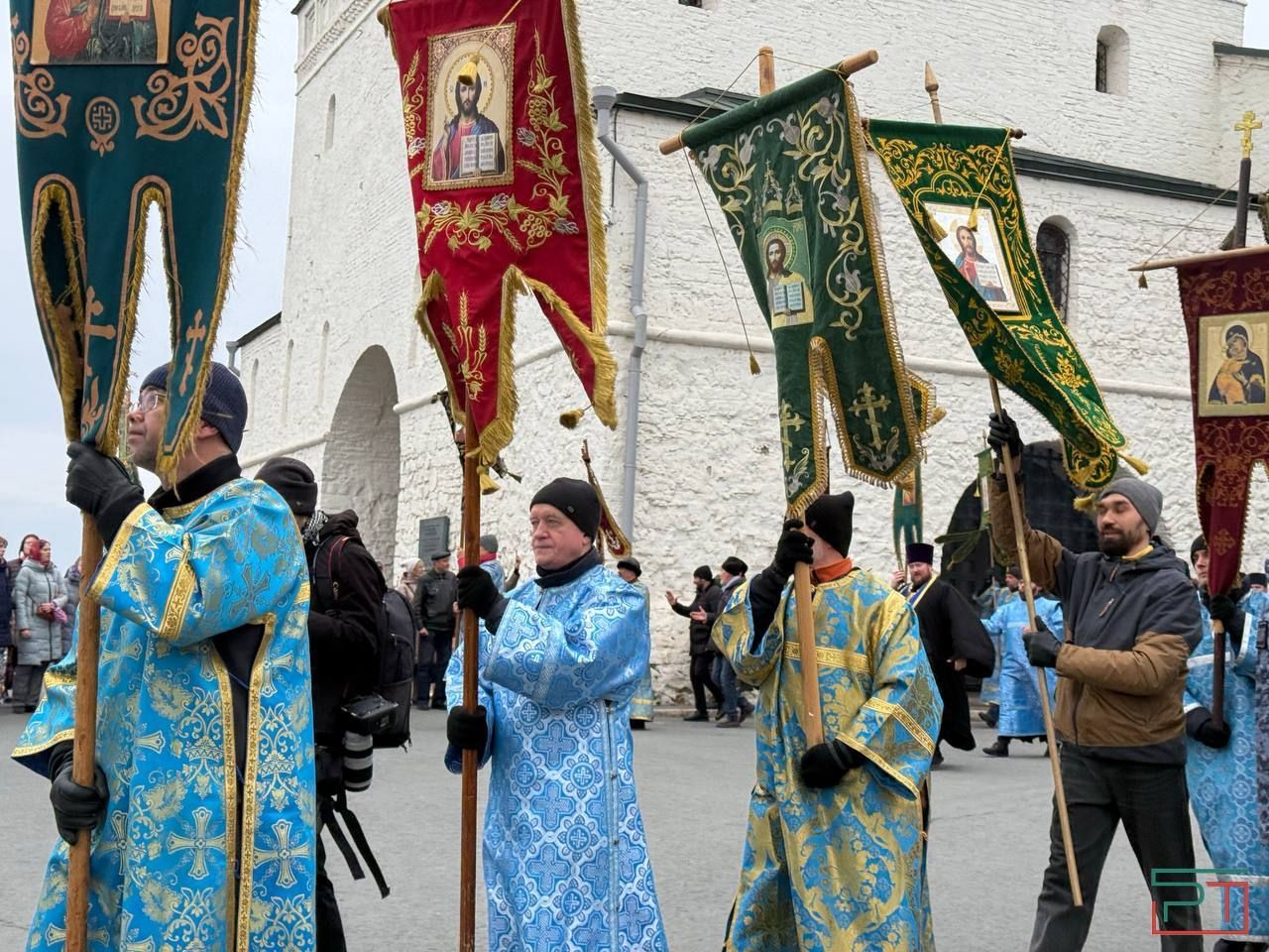В столице Татарстана проходит крестный ход в честь Казанской иконы Божией Матери – фото