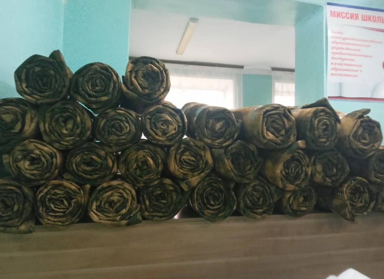 Мамадышские школьники отправили антидроновые одеяла бойцам СВО