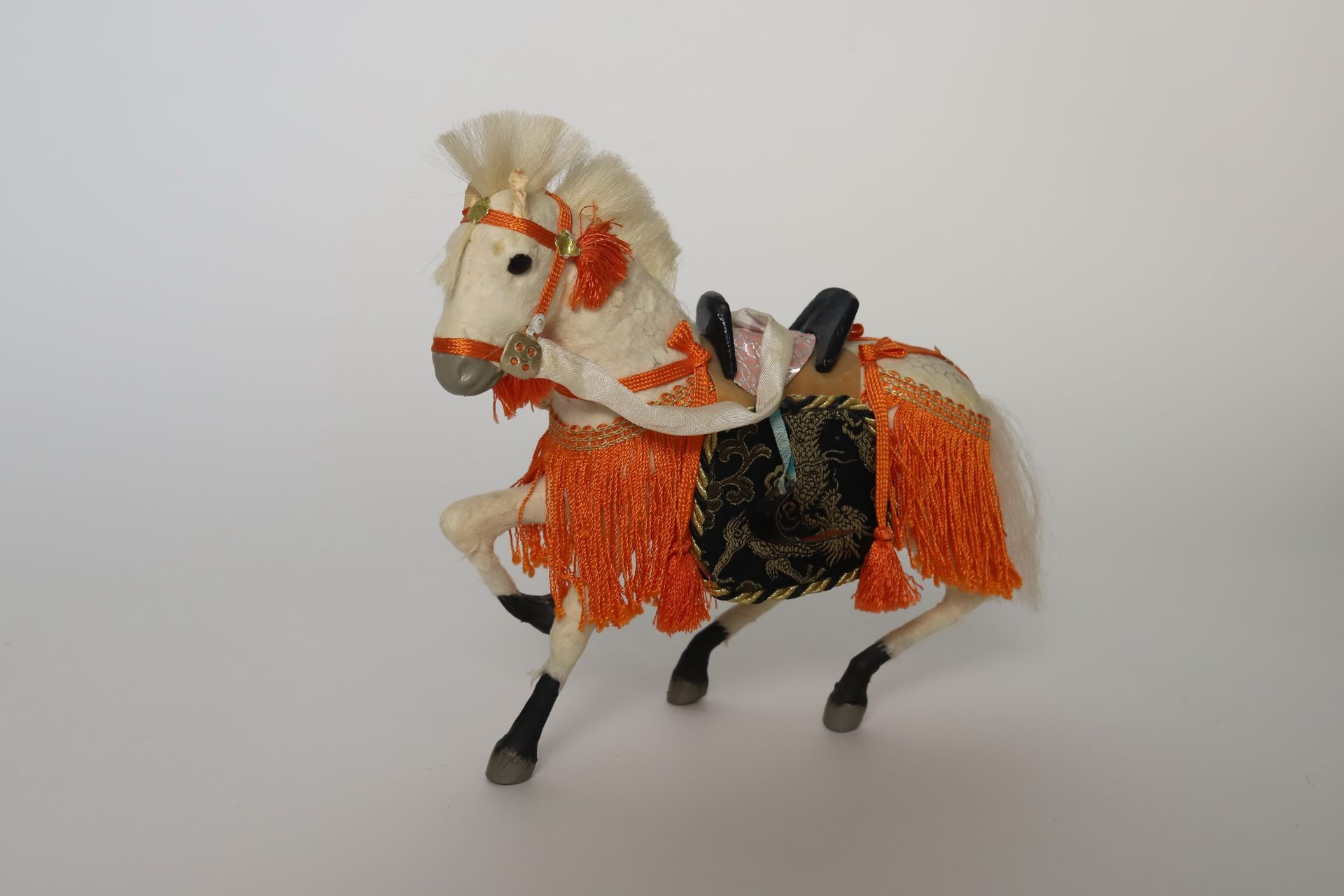 Маленькие кони: «Казанский Кремль» приглашает на выставку, посвященную символу наступающего года