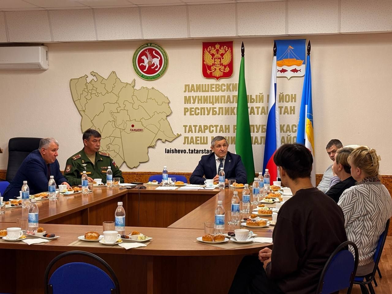 Родным погибших героев СВО из Лаишевского района вручили госнаграды