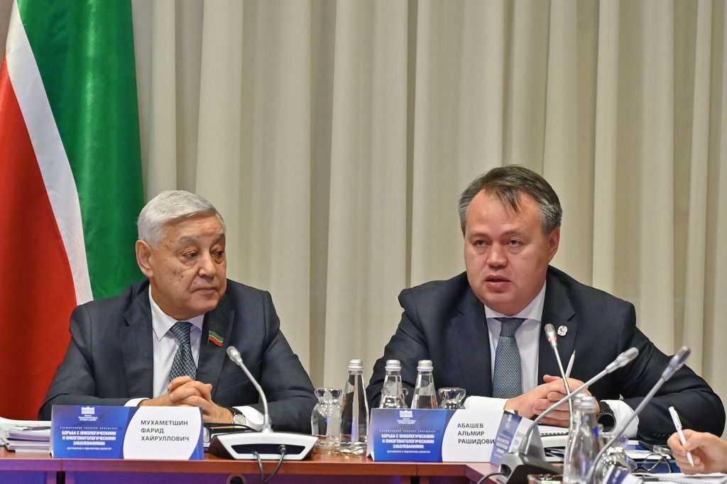 Поликлиника не вмещает, врачей не хватает: медики и депутаты в Казани обсудили проблемы онкологии