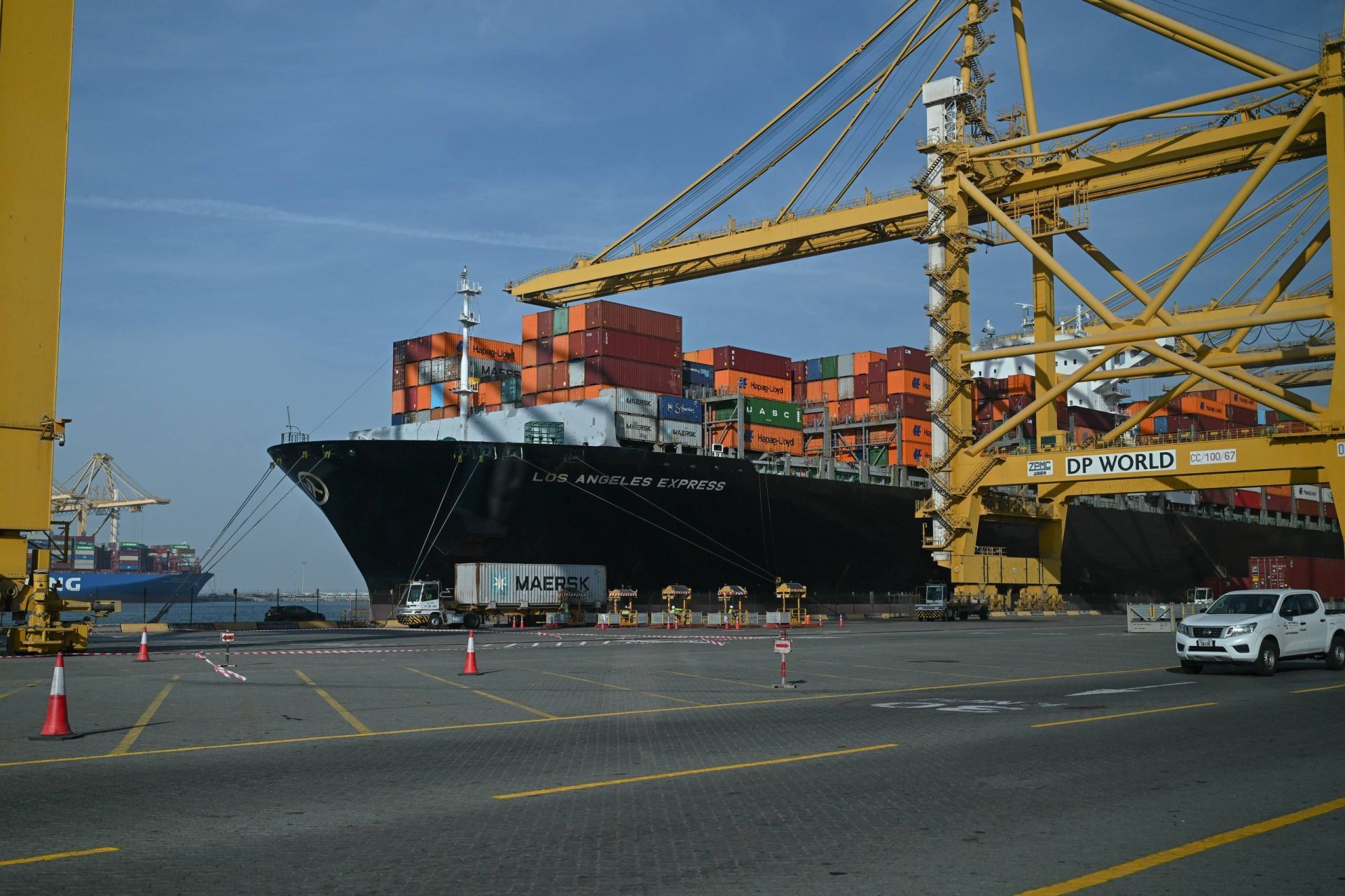 Минниханов в ОАЭ посетил морской терминал промпарка JAFZA