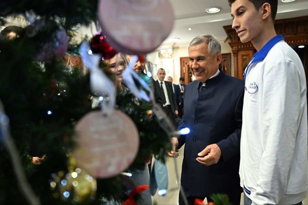 Минниханов: обязательно выполним все заявки, поступившие на «Елку желаний»