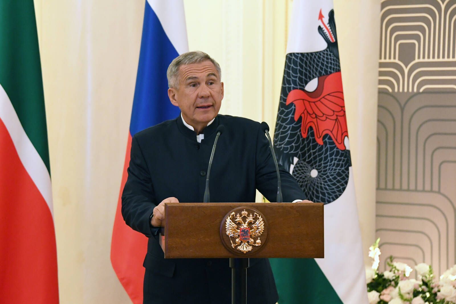 Минниханов поздравил судей с 30-летием Арбитражного суда Поволжского округа