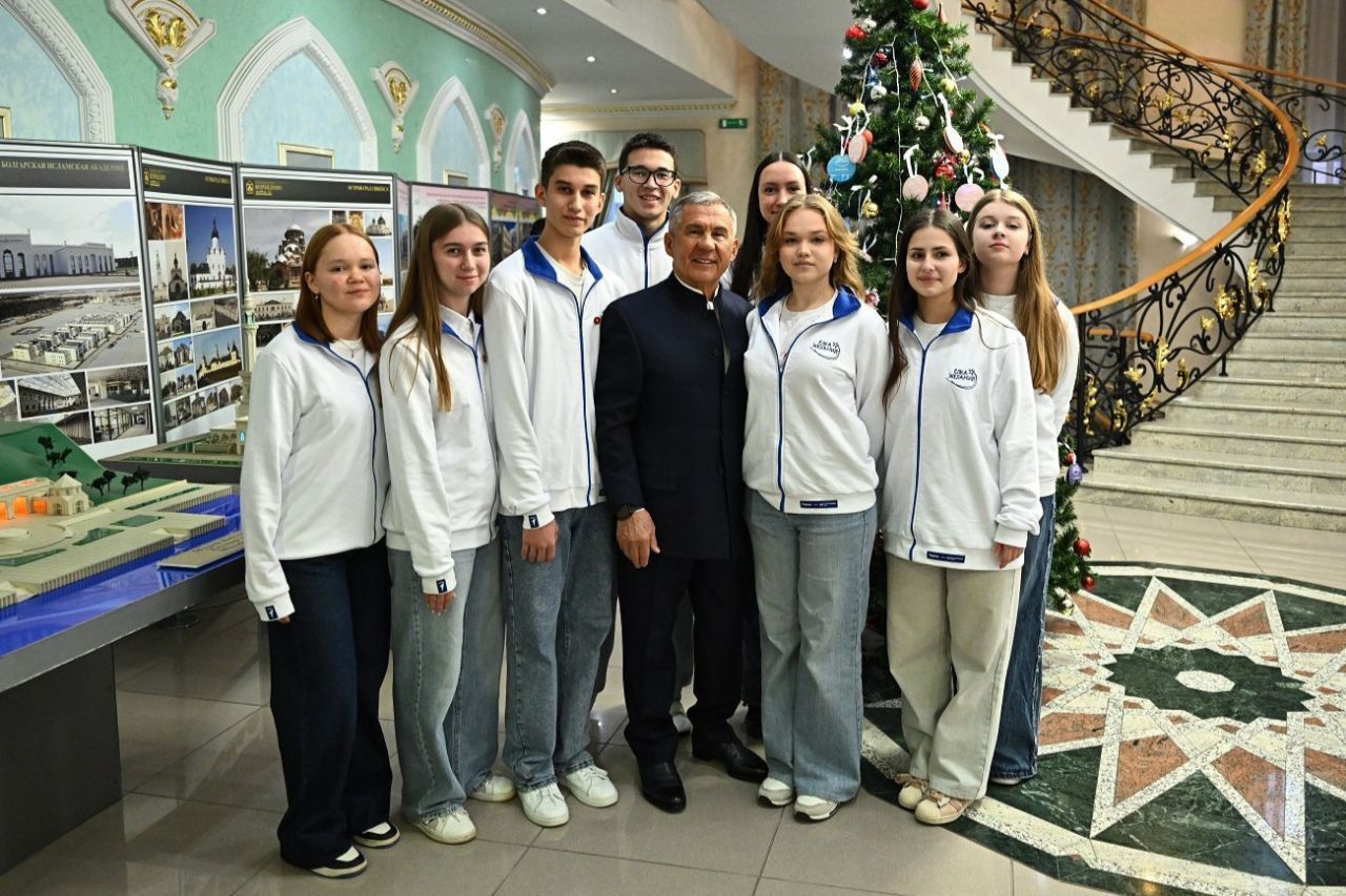 Минниханов: обязательно выполним все заявки, поступившие на «Елку желаний»