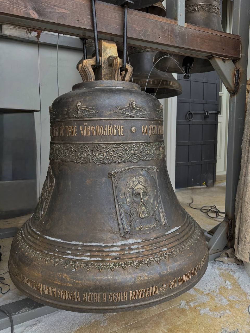 Храм-памятник на Казанке украсили колокола из Ярославля