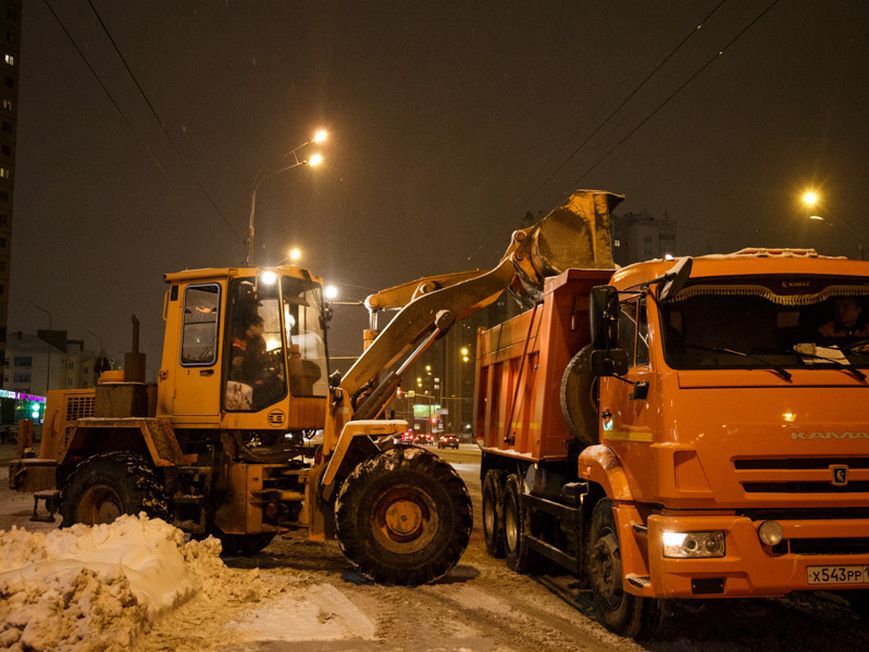 Улицы Казани после первого снегопада убирали 187 единиц техники