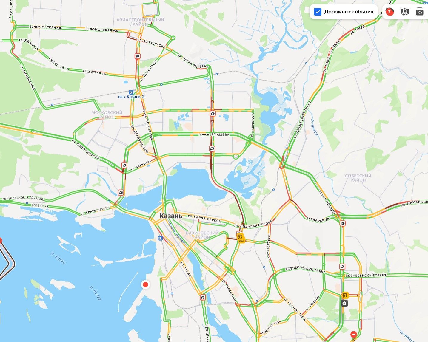 Из-за снегопада и аварий Казань встала в 7-балльных пробках