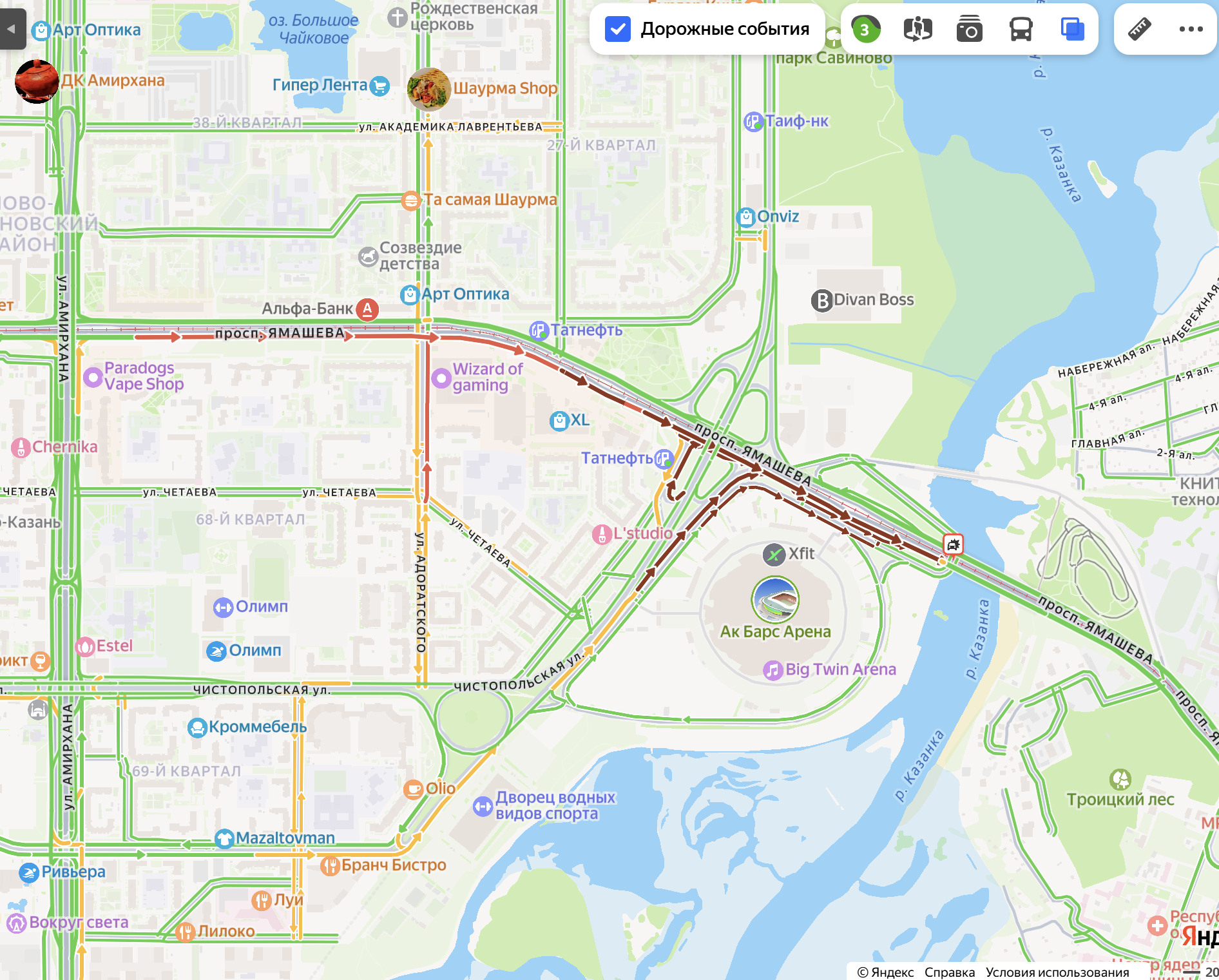 Трамвай сошел с рельсов возле «Ак Барс Арены» в Казани — образовалась пробка