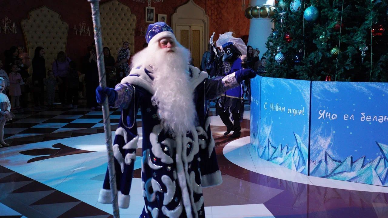 Благотворительная елка в Казани собрала 250 ребят из многодетных семей