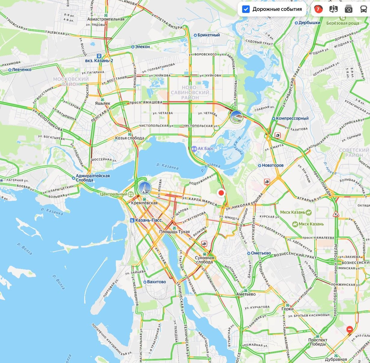 Казань встала в 7-балльных пробках