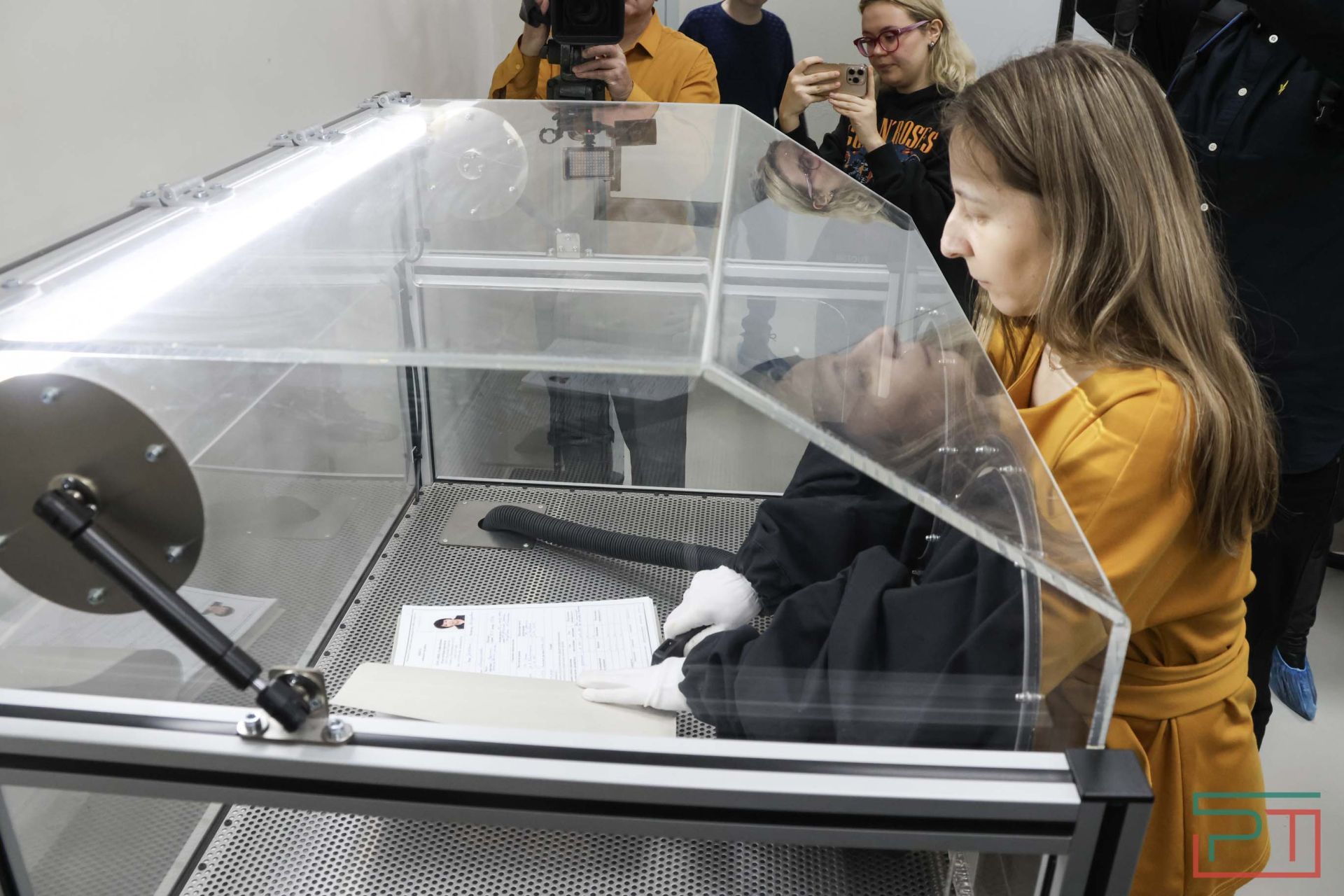 Журналистам показали работу Госархива РТ