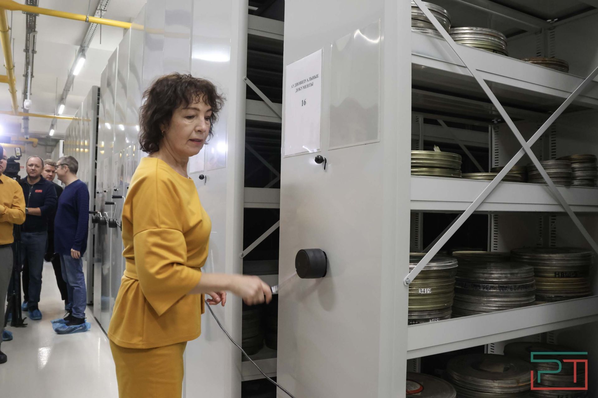 Журналистам показали работу Госархива РТ