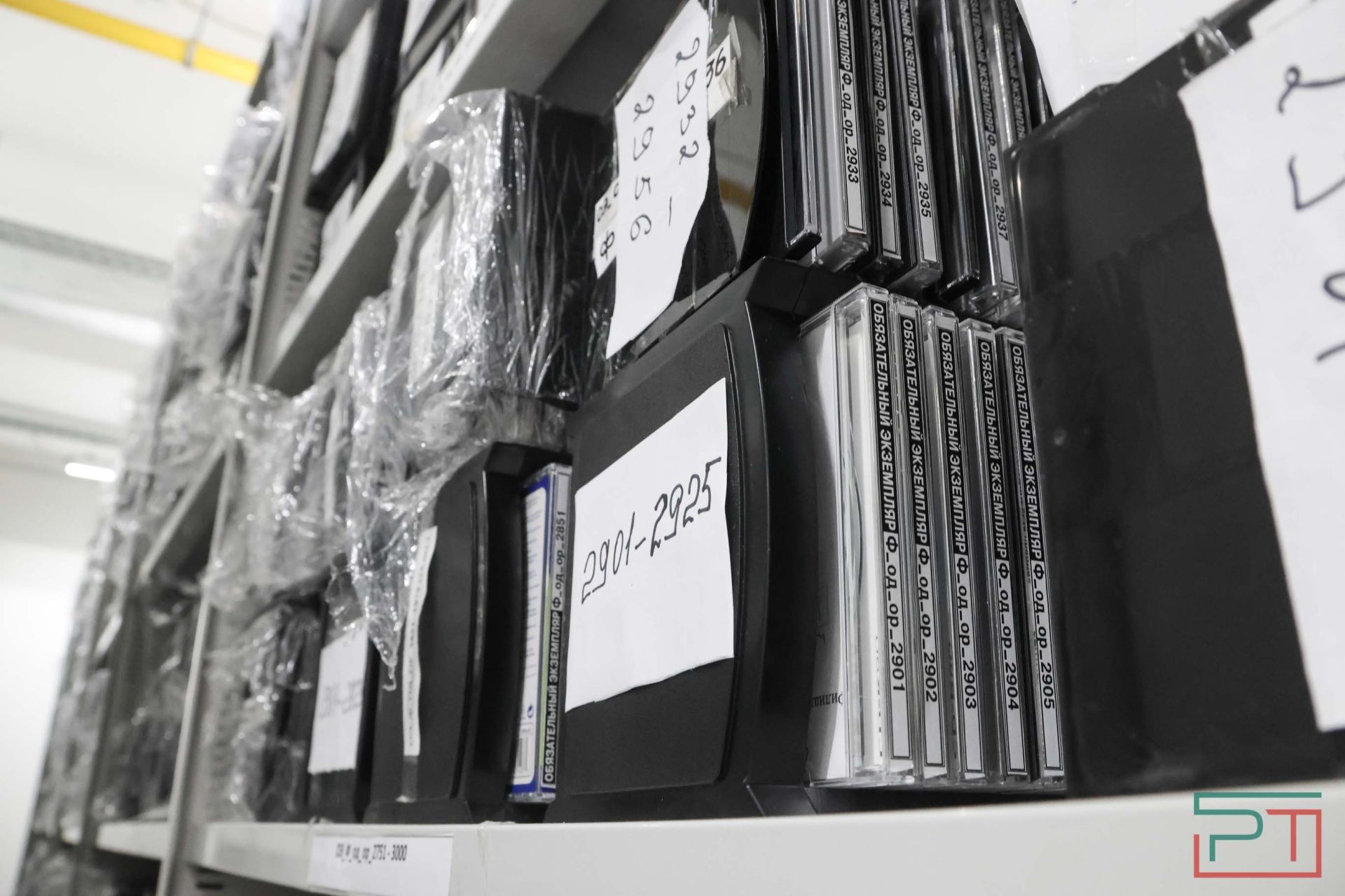 Журналистам показали работу Госархива РТ