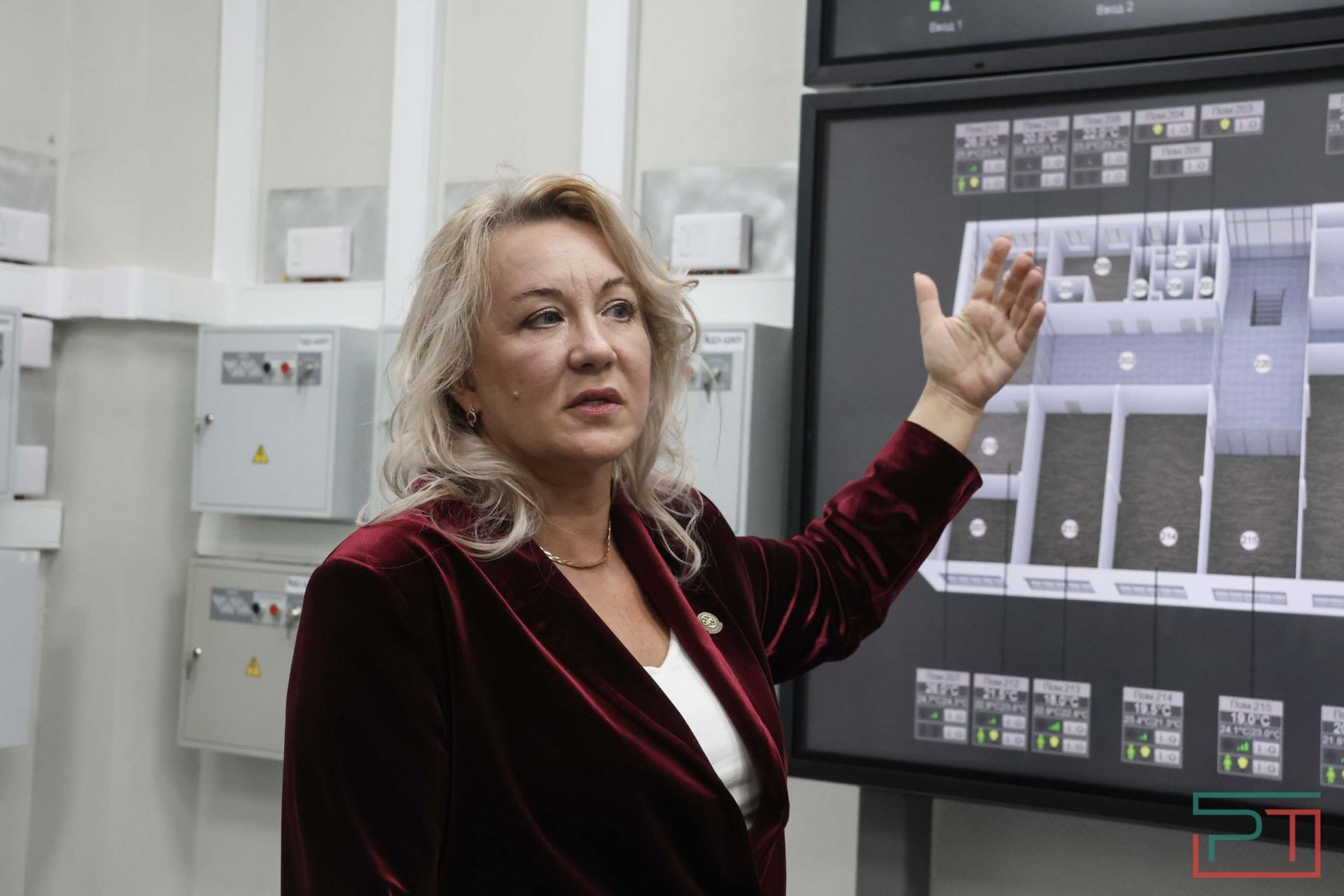 Журналистам показали работу Госархива РТ