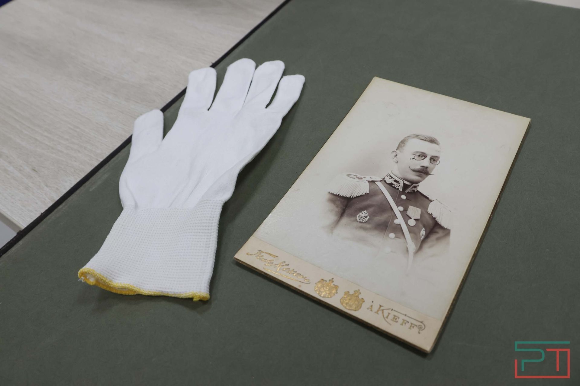 Журналистам показали работу Госархива РТ