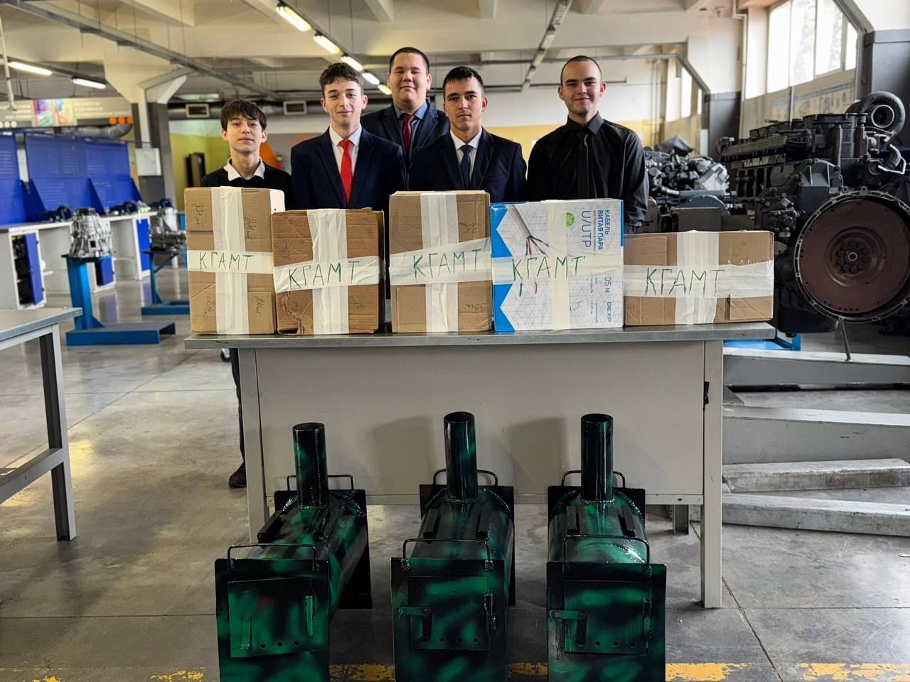 Челнинские студенты изготовили партию печек-буржуек для бойцов СВО