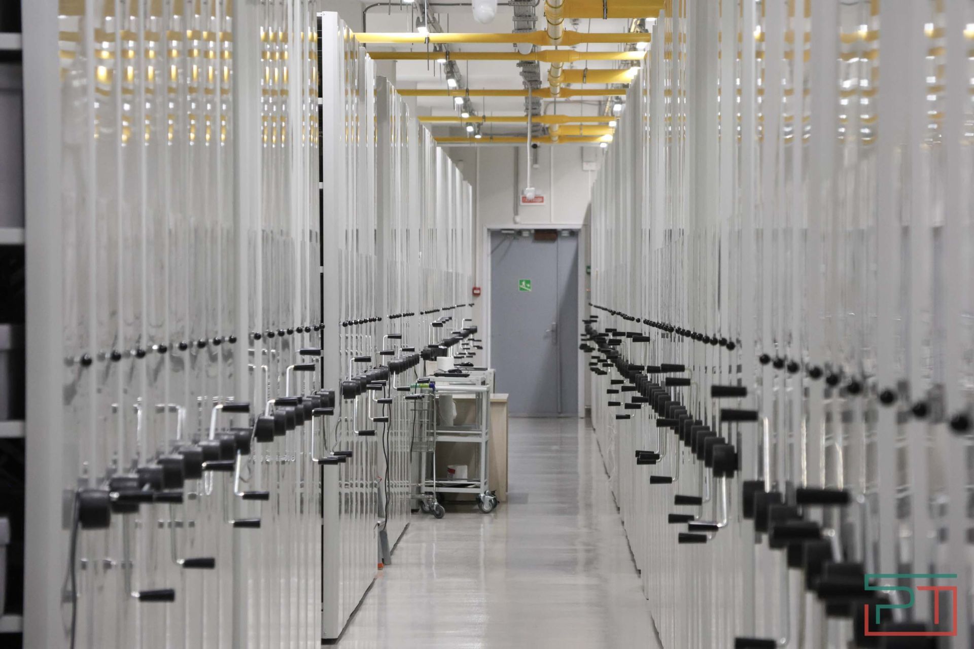 Журналистам показали работу Госархива РТ