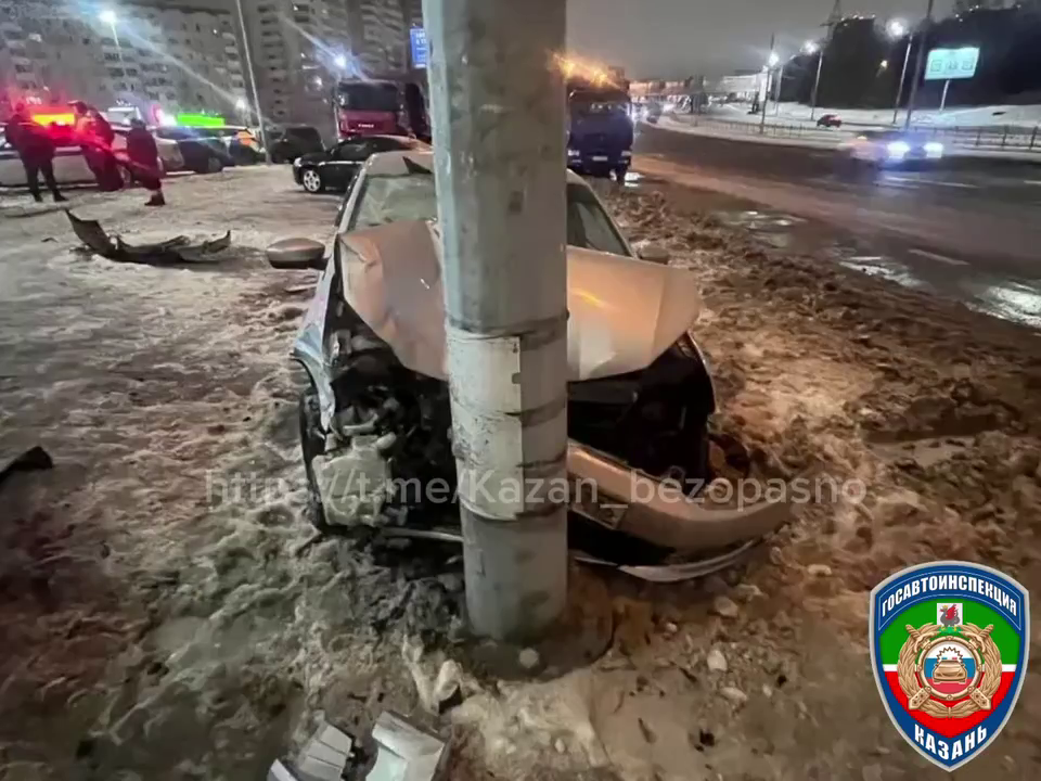 В больнице Казани скончался пешеход, которого сбил вылетевший с дороги автомобиль