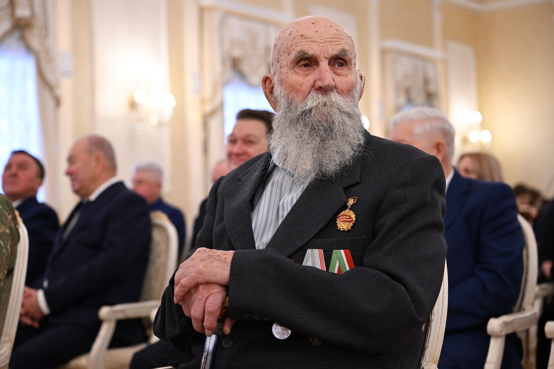 Минниханов вручил государственные награды отличившимся татарстанцам