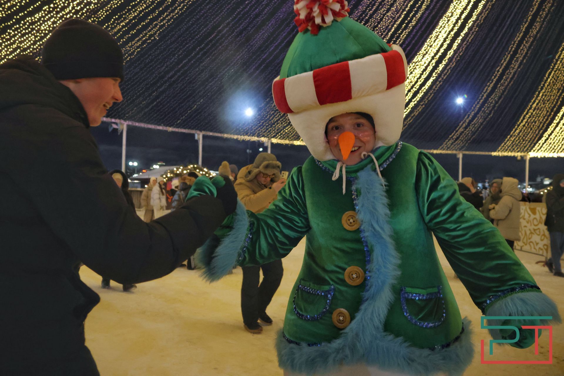 Главную елку у «Чаши» открыли в Казани