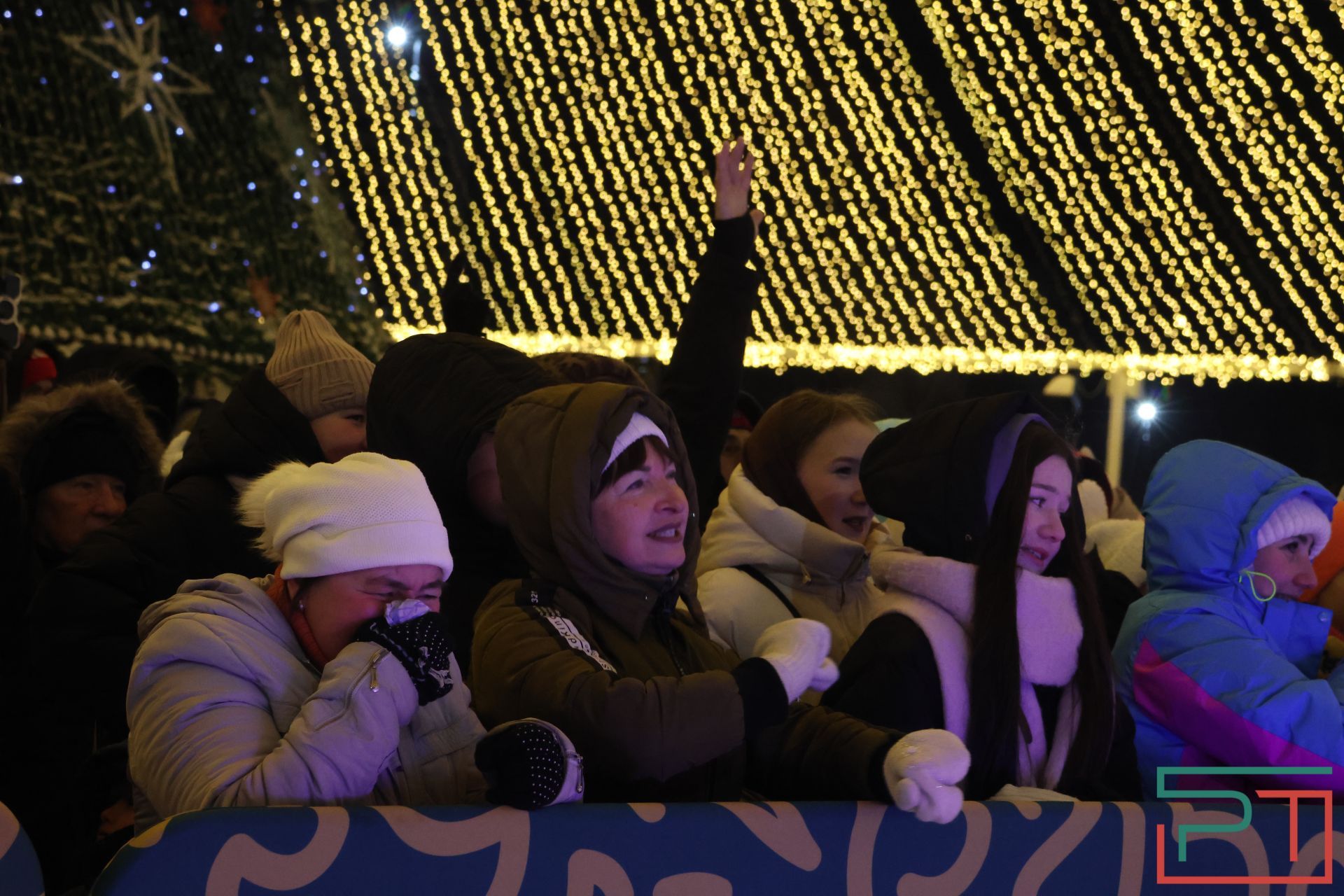 Главную елку у «Чаши» открыли в Казани