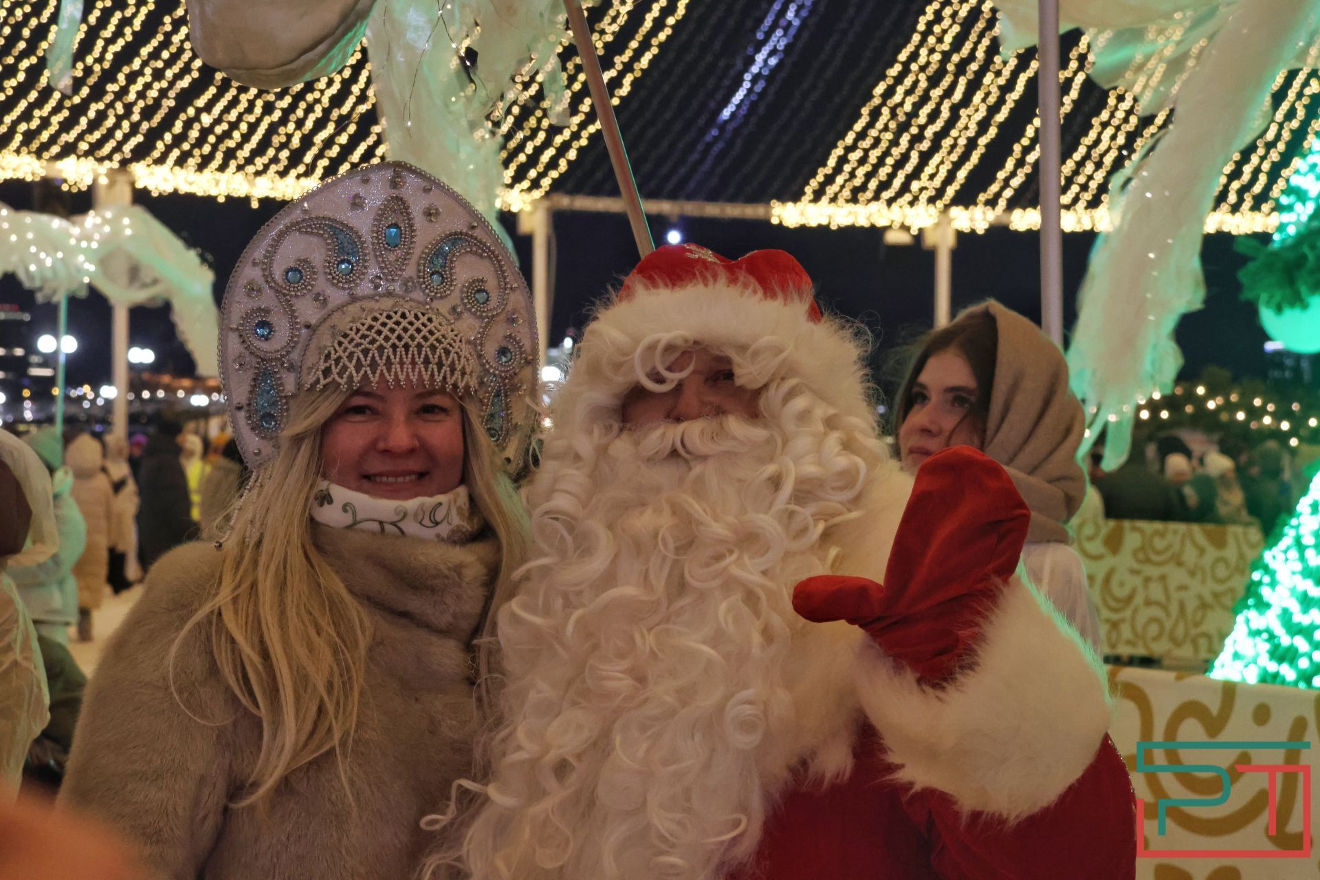 Главную елку у «Чаши» открыли в Казани