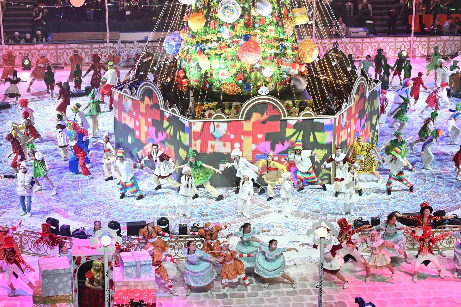 Минниханов – участникам Республиканской елки: «Каждый из вас – яркая звезда»