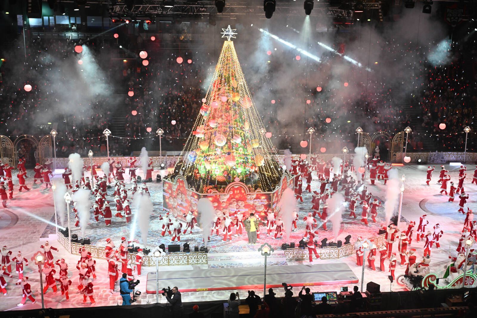 Минниханов поздравил детей на Республиканской елке