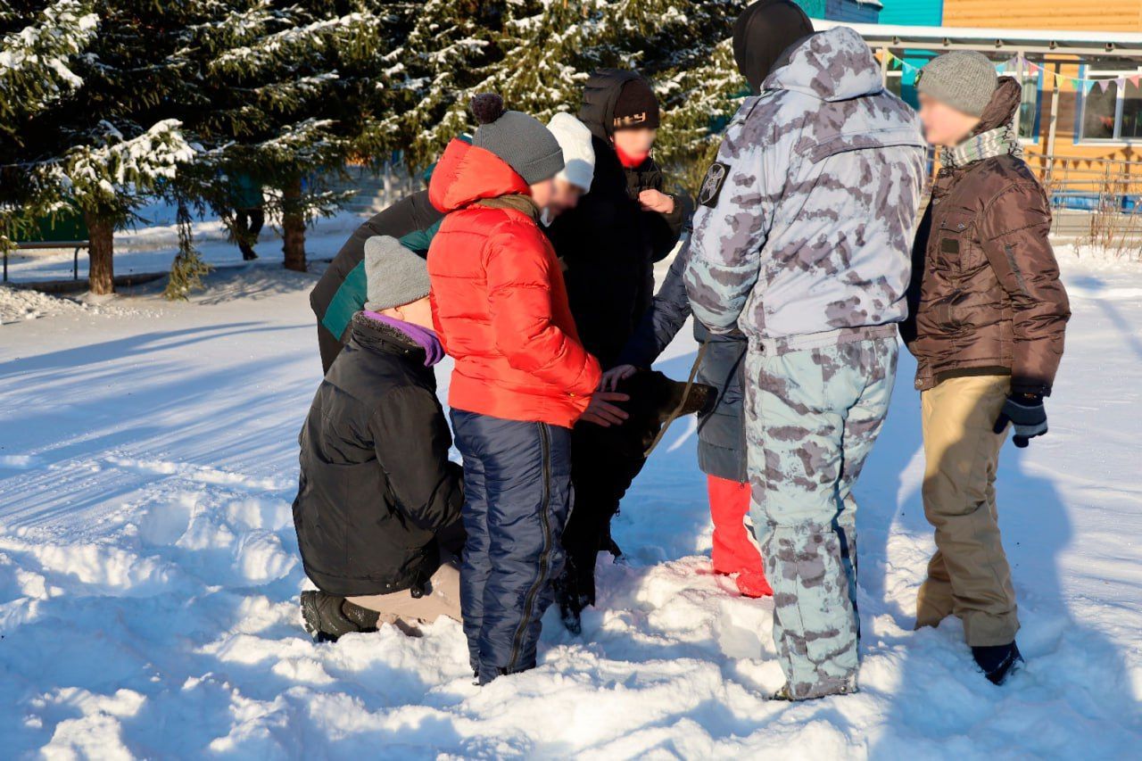 В Татарстане стартовала акция Росгвардии «Дед Мороз специального назначения» – фото